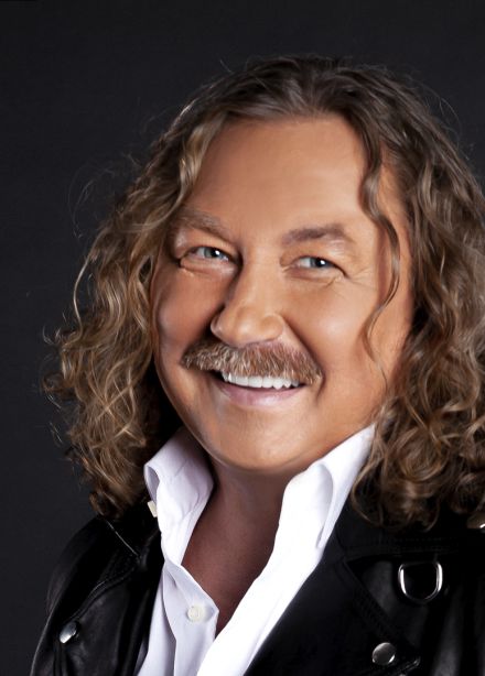 Игорь Николаев